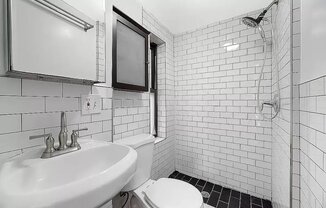 2 beds, 1 bath, $4,100, Unit 9