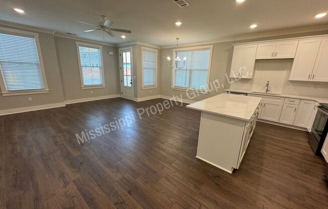 3BD/3.5BA - END UNIT @ THE RESERVE