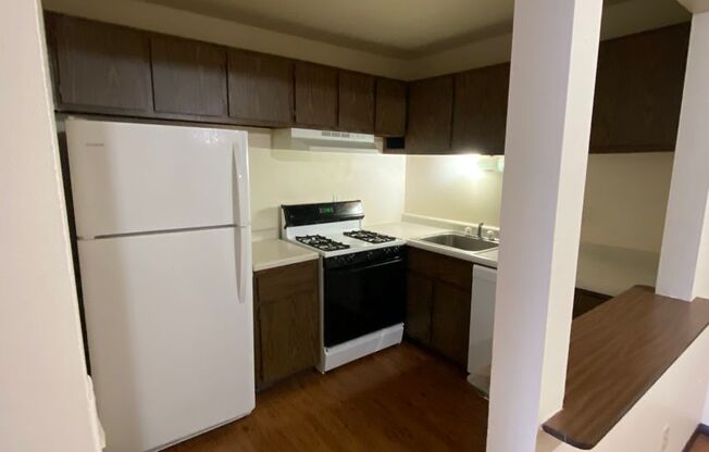1 bed, 1 bath, $850, Unit 6