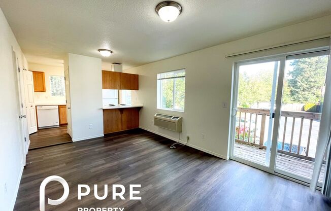 2 beds, 1 bath, $1,350, Unit 13