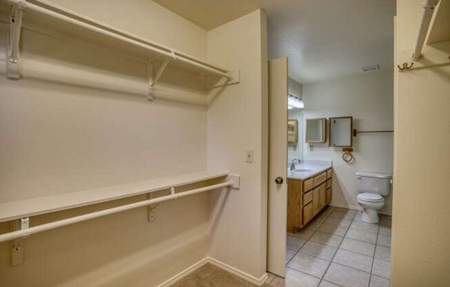 3 beds, 2 baths, $2,200, Unit Unit C