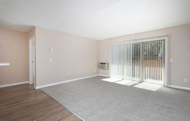 1 bed, 1 bath, 704 sqft, $1,995, Unit B-27