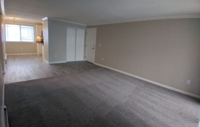 2 beds, 1 bath, 900 sqft, $1,561, Unit E04