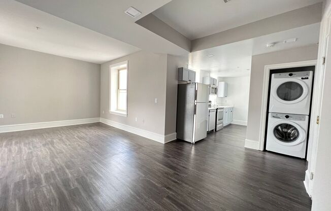 1 bed, 1 bath, 555 sqft, $1,500, Unit 305