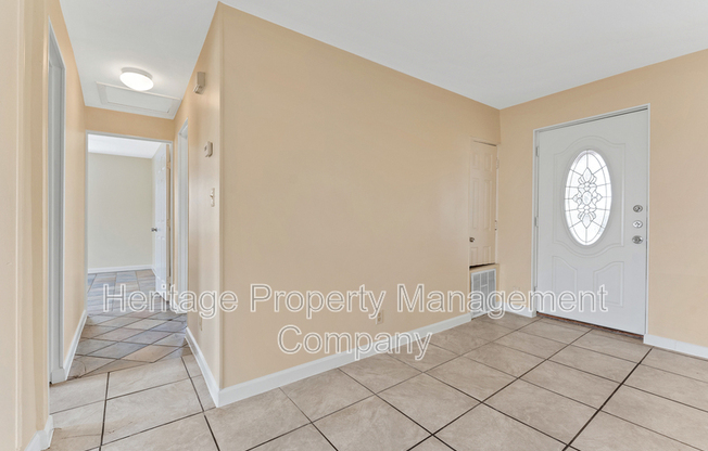 3323 W WOODLAWN AVE