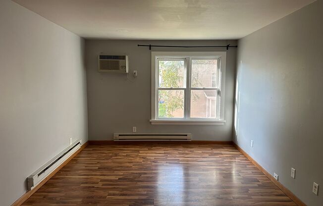 1 bed, 1 bath, $1,275, Unit Unit 211