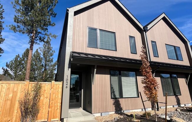 New Construction Townhome in Sisters