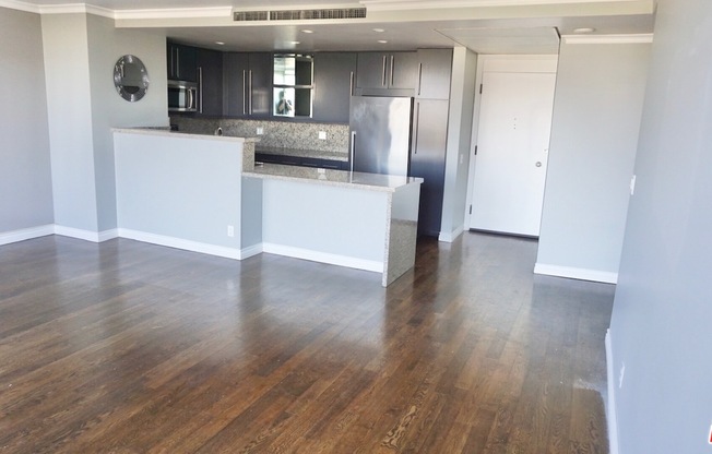 1 bed, 1 bath, 805 sqft, $3,900, Unit 1010
