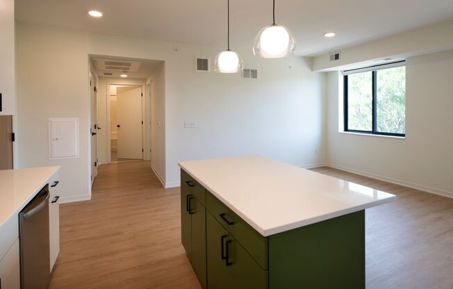 1 bed, 1 bath, 706 sqft, $1,633, Unit 405
