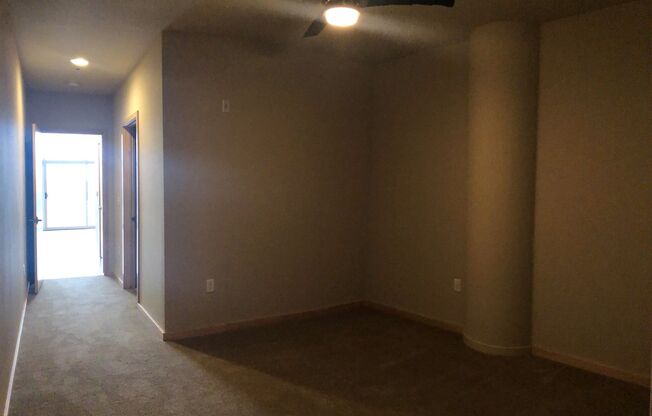 2 beds, 2 baths, 990 sqft, $2,000, Unit 301