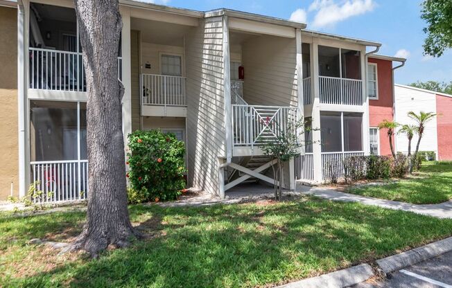 Park Lake — 1 Bed / 1 Bath + Den | Upstairs Condo | Brandon, FL