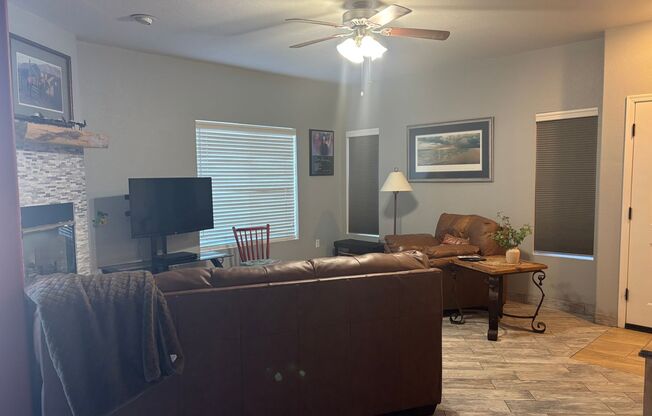 2 beds, 2 baths, $2,250, Unit # 1041