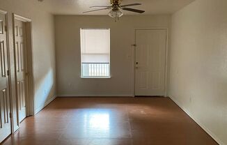 2 beds, 1 bath, $650, Unit #14