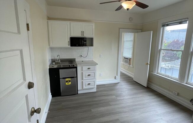 1 bed, 1 bath, 274 sqft, $1,995