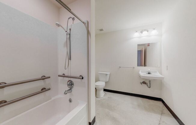 1 bed, 1 bath, 694 sqft, $1,300, Unit 102