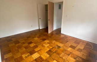 210 W 251 ST