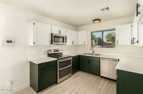 2949 E WIER
