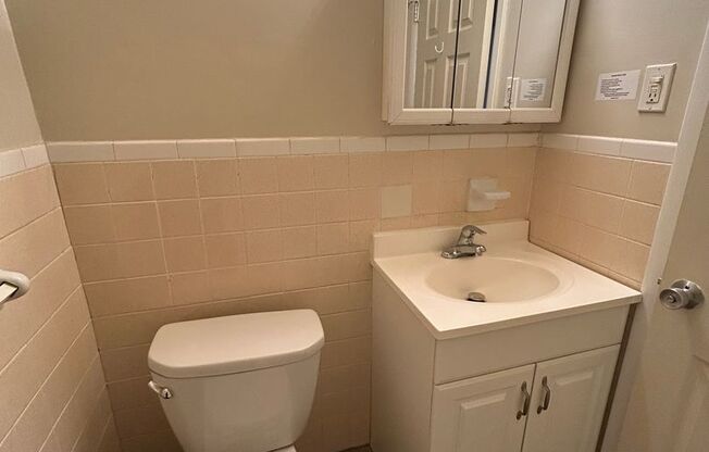 1 bed, 1 bath, 700 sqft, $1,250, Unit C306