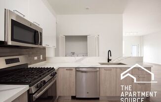 3 beds, 2 baths, $3,595, Unit 406