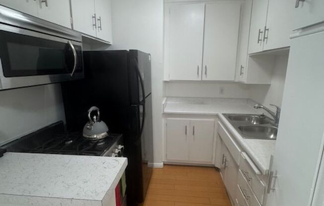 1 bed, 1 bath, 750 sqft, $2,095, Unit 201