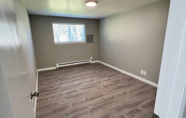 2 beds, 1 bath, 900 sqft, $1,800, Unit Unit 16