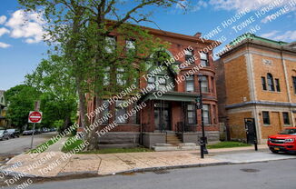 215 ALLEN ST E