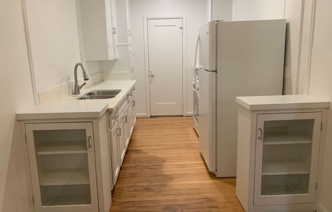1 bed, 2 baths, 875 sqft, $2,195, Unit 107