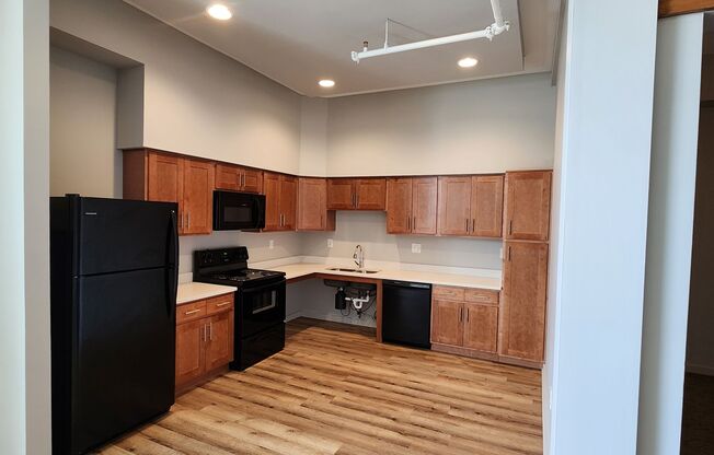 2 beds, 2 baths, 871 sqft, $1,695, Unit Unit 302