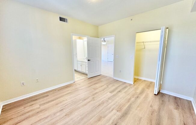 3 beds, 2 baths, $2,395, Unit #521