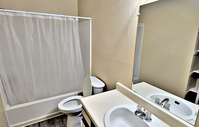 2 beds, 2 baths, 935 sqft, $850, Unit Apt 106