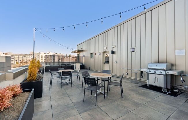 1 bed, 1 bath, 576 sqft, $2,075, Unit 213