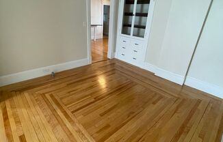 2 beds, 1 bath, 897 sqft, $1,960, Unit 49S-26