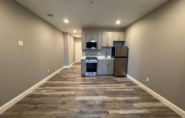 1 bed, 1 bath, 419 sqft, $2,100, Unit 206