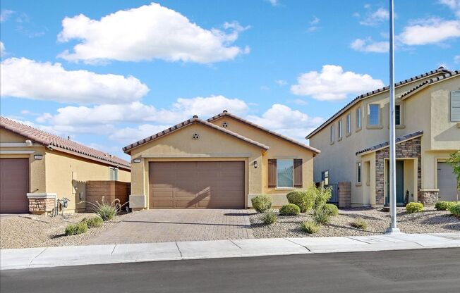 Spacious 3 bedroom, single story home in Sedona Ranch