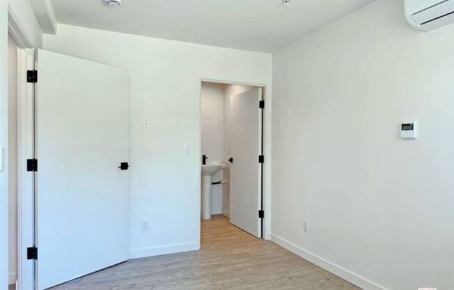 10560 Santa Monica Blvd Apt 205