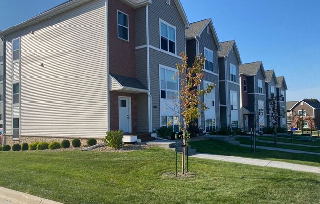 $2,175 | 3 Bedroom, 2.5 Bathroom Town Home | Pet Friendly | Available for Immediate Move In!*