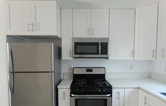 2 beds, 1 bath, $2,250, Unit 1530-2