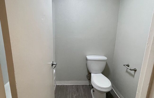 Studio, 1 bath, 366 sqft, $1,225