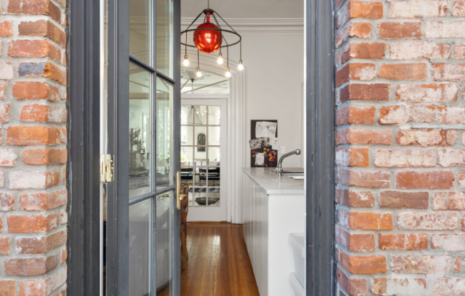 69 SAINT JAMES PL