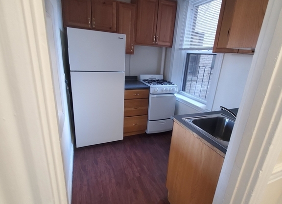 1 bed, 1 bath, 600 sqft, $2,600, Unit 9