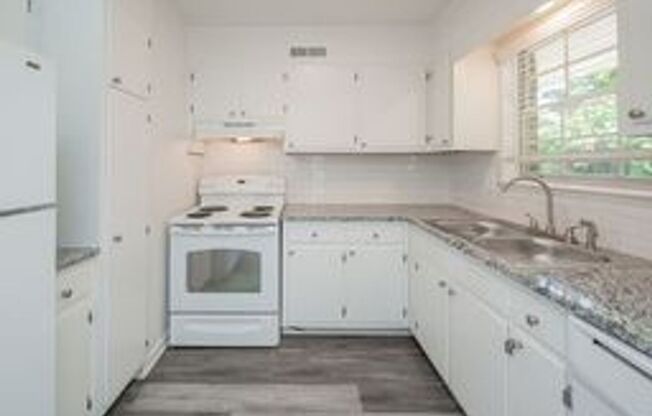 2 beds, 1 bath, 725 sqft, $1,294, Unit 3407A