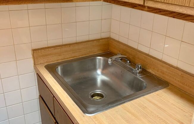 Studio, 1 bath, 350 sqft, $1,355, Unit 530-311