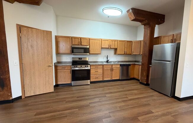 2 beds, 1 bath, 738 sqft, $1,440, Unit 351-104