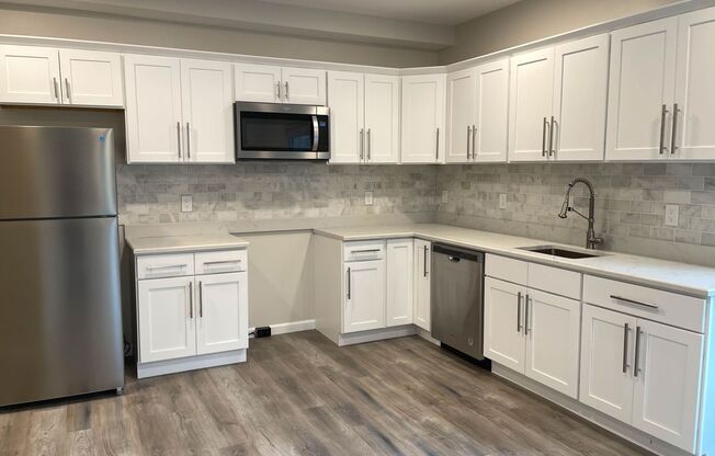 2 beds, 1 bath, 719 sqft, $2,795, Unit 306
