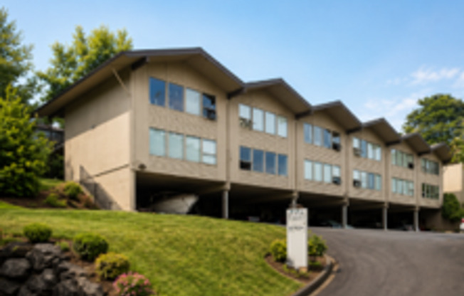 Welcome Home to The Chalet Apartments – Convenient Renton Living!