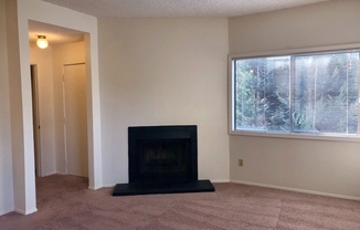 2 beds, 1 bath, $1,950, Unit A