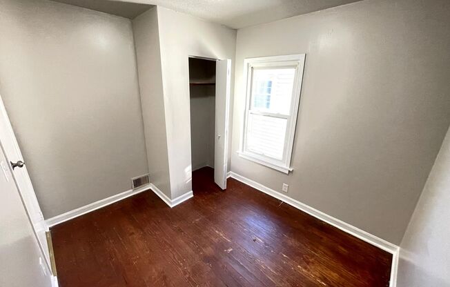 3 beds, 1 bath, $1,100