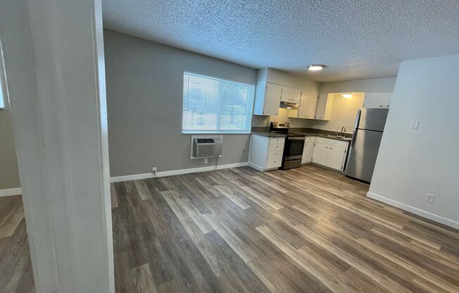 1 bed, 1 bath, 800 sqft, $1,000, Unit 4