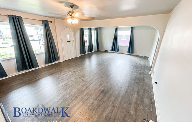 3 beds, 1 bath, 1,400 sqft, $2,300, Unit 1748 S Main St- #1