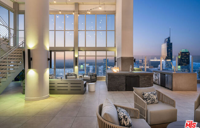 6 beds, 9.5 baths, 19,313 sqft, $80,000, Unit PH